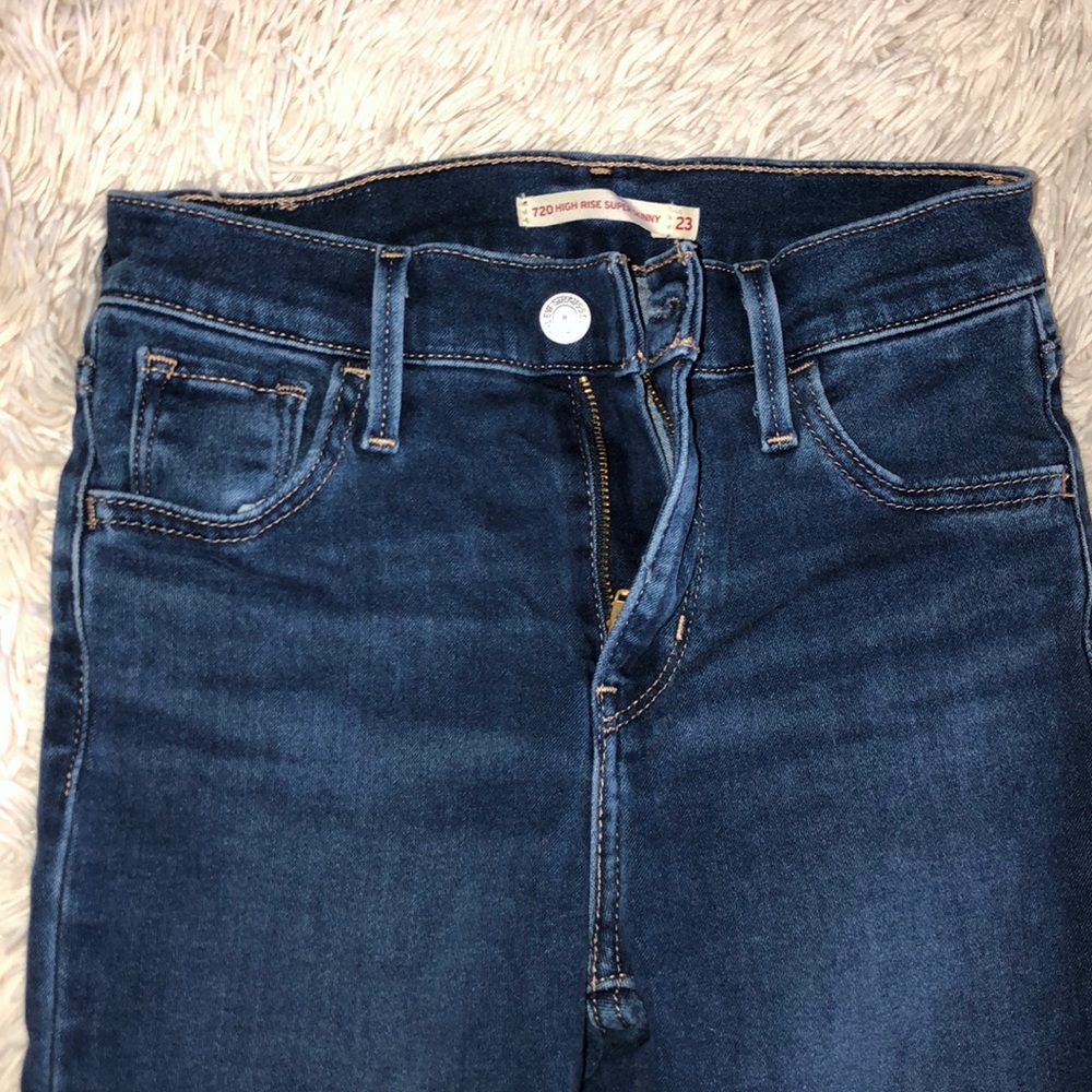 SOLD Levi’s 720 Super Skinny Jeans